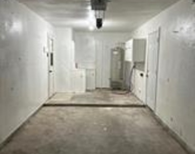 3318 Schroeder Avenue - Photo Thumbnail 7