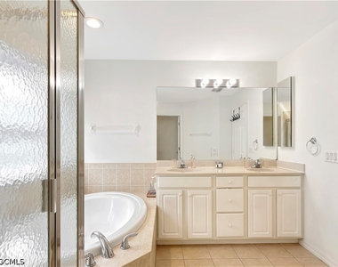 9729 Heatherstone River Court - Photo Thumbnail 32