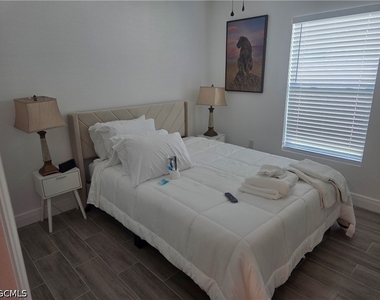 2156 Edison Avenue - Photo Thumbnail 2