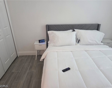 2156 Edison Avenue - Photo Thumbnail 5