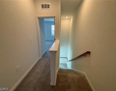 44304 Caraton Terrace - Photo Thumbnail 14