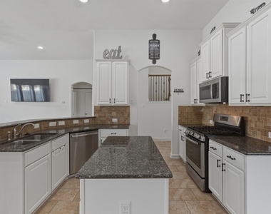 19122 Gaslamp Point Court - Photo Thumbnail 6