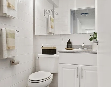 E 27th st - Photo Thumbnail 4