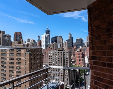 E 27th st - Photo Thumbnail 2
