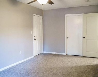 5211 Myrtlewood Street - Photo Thumbnail 5