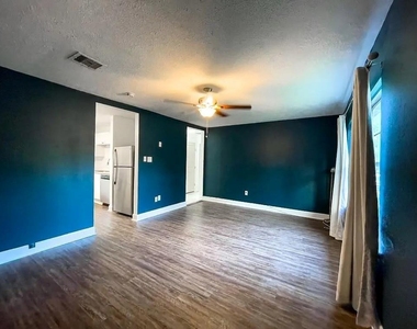 5211 Myrtlewood Street - Photo Thumbnail 12
