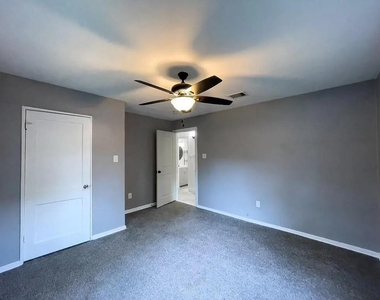 5211 Myrtlewood Street - Photo Thumbnail 8