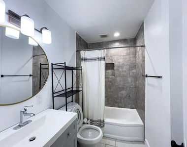5211 Myrtlewood Street - Photo Thumbnail 10