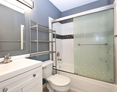 6611 Wayne Johnson Avenue - Photo Thumbnail 12