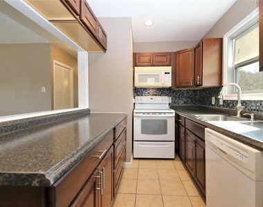 6611 Wayne Johnson Avenue - Photo Thumbnail 6