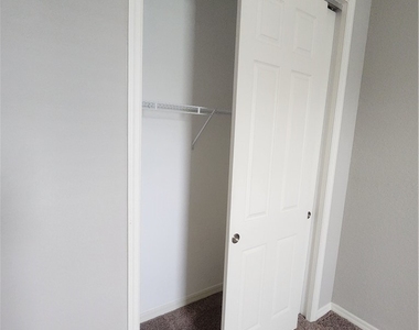 9071 Albion Lane N - Photo Thumbnail 15