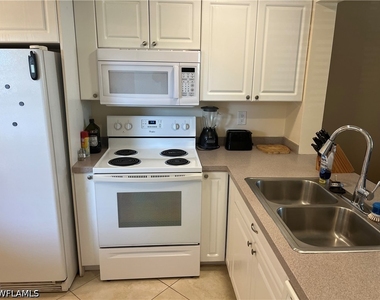 1085 Forest Lakes Drive - Photo Thumbnail 14