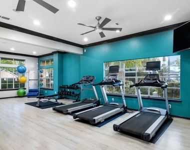 6565 Hollister Street - Photo Thumbnail 10