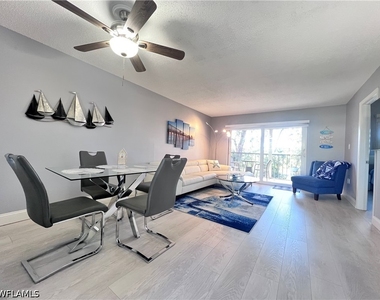 400 Forest Lakes Boulevard - Photo Thumbnail 3