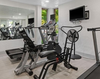 400 Forest Lakes Boulevard - Photo Thumbnail 16