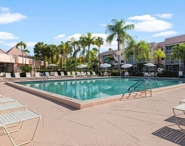 400 Forest Lakes Boulevard - Photo Thumbnail 15