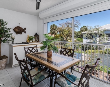 7046 Barrington Circle - Photo Thumbnail 8