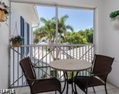 7046 Barrington Circle - Photo Thumbnail 10