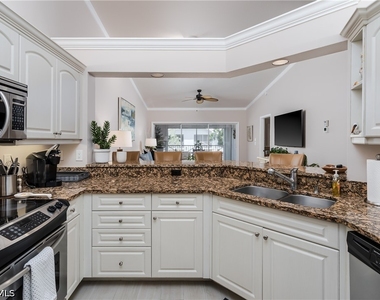 7046 Barrington Circle - Photo Thumbnail 12