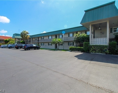 600 Valley Stream Drive - Photo Thumbnail 3