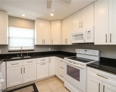600 Valley Stream Drive - Photo Thumbnail 16