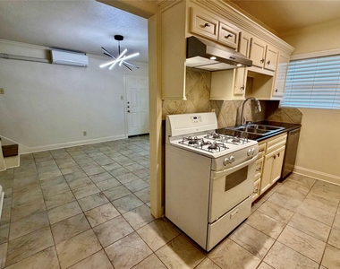 2812 Wichita - Photo Thumbnail 4