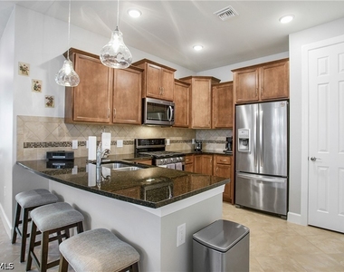 7674 Jacaranda Lane - Photo Thumbnail 11