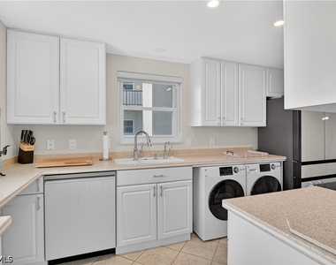 3400 Gulf Shore Boulevard N - Photo Thumbnail 12