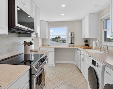 3400 Gulf Shore Boulevard N - Photo Thumbnail 13