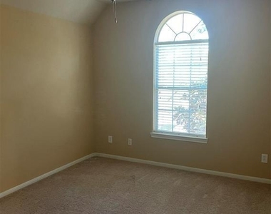 15 Innerwoods Place - Photo Thumbnail 18