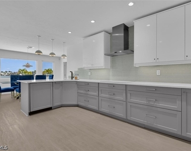 2143 Marina Drive - Photo Thumbnail 6