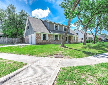9014 Landwood Drive - Photo Thumbnail 6