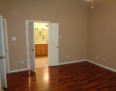 58 Parkway Place - Photo Thumbnail 17