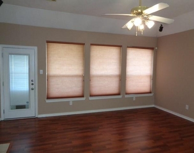 58 Parkway Place - Photo Thumbnail 5