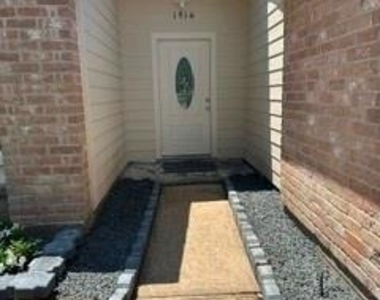 1914 Quail Green Court - Photo Thumbnail 2