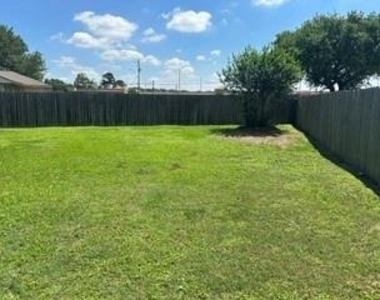 1914 Quail Green Court - Photo Thumbnail 4