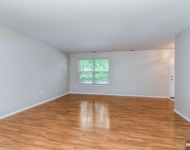 2055 Charles - Photo Thumbnail 7
