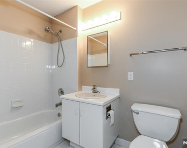 2055 Charles - Photo Thumbnail 12