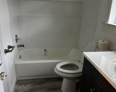 1614 W Sidnor Street - Photo Thumbnail 6