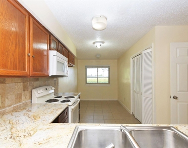 2115 E Weldon - Photo Thumbnail 7