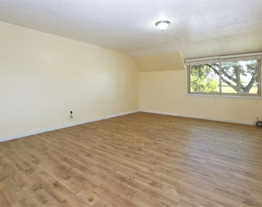 2115 E Weldon - Photo Thumbnail 13