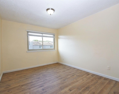 2115 E Weldon - Photo Thumbnail 18