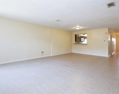 2115 E Weldon - Photo Thumbnail 4