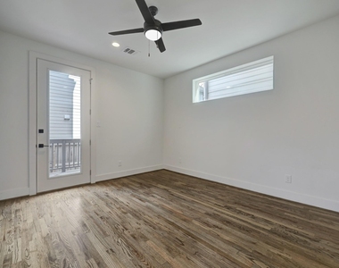 1535 W 24th Street - Photo Thumbnail 3
