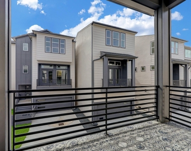 1535 W 24th Street - Photo Thumbnail 14