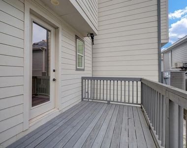 1535 W 24th Street - Photo Thumbnail 4