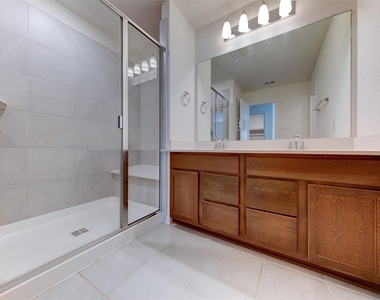 7218 Bakersfield Court - Photo Thumbnail 22