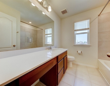 7218 Bakersfield Court - Photo Thumbnail 25