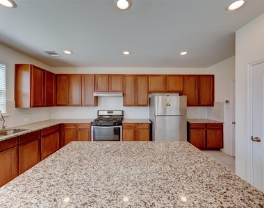 7218 Bakersfield Court - Photo Thumbnail 9