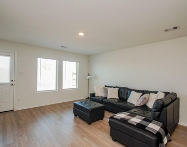 4355 Palmetto Grove Lane - Photo Thumbnail 11